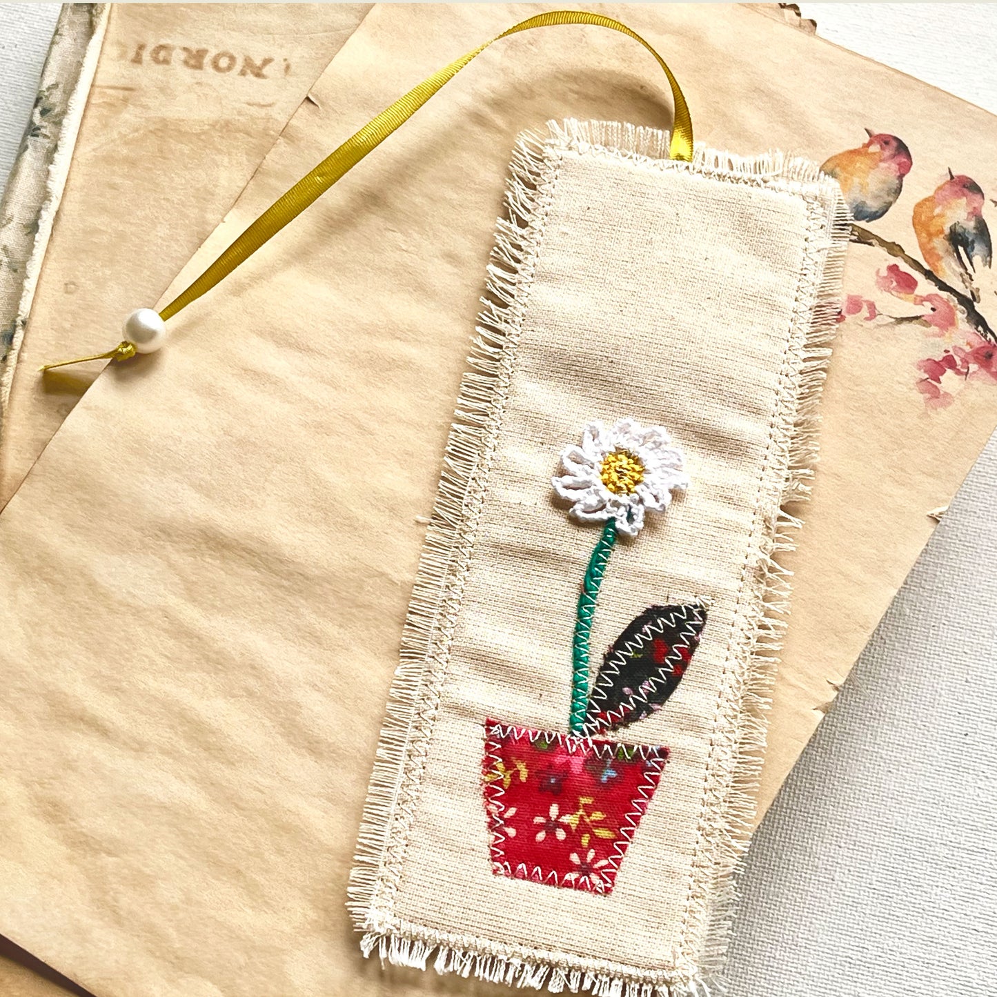 Fabric Art Sweet daisy in a pot Bookmark